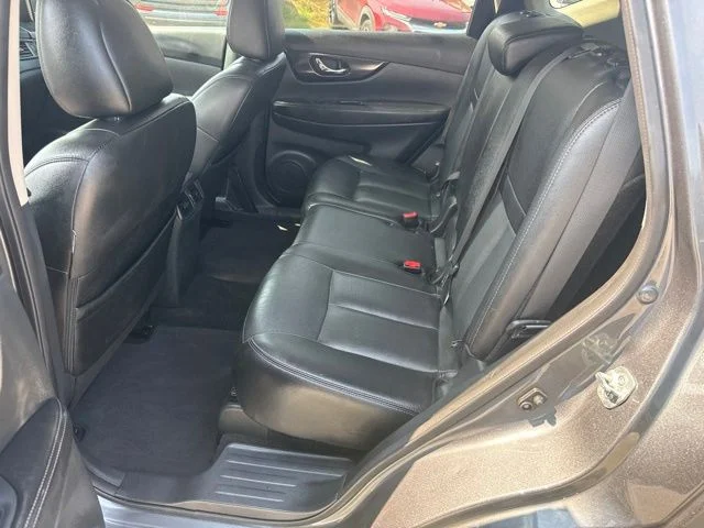 Used 2018 Gray Nissan SL image 14