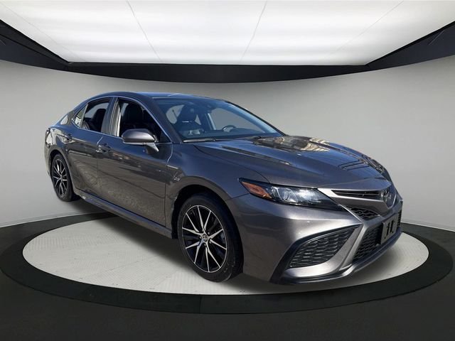 2024 Toyota Camry SE photo 2