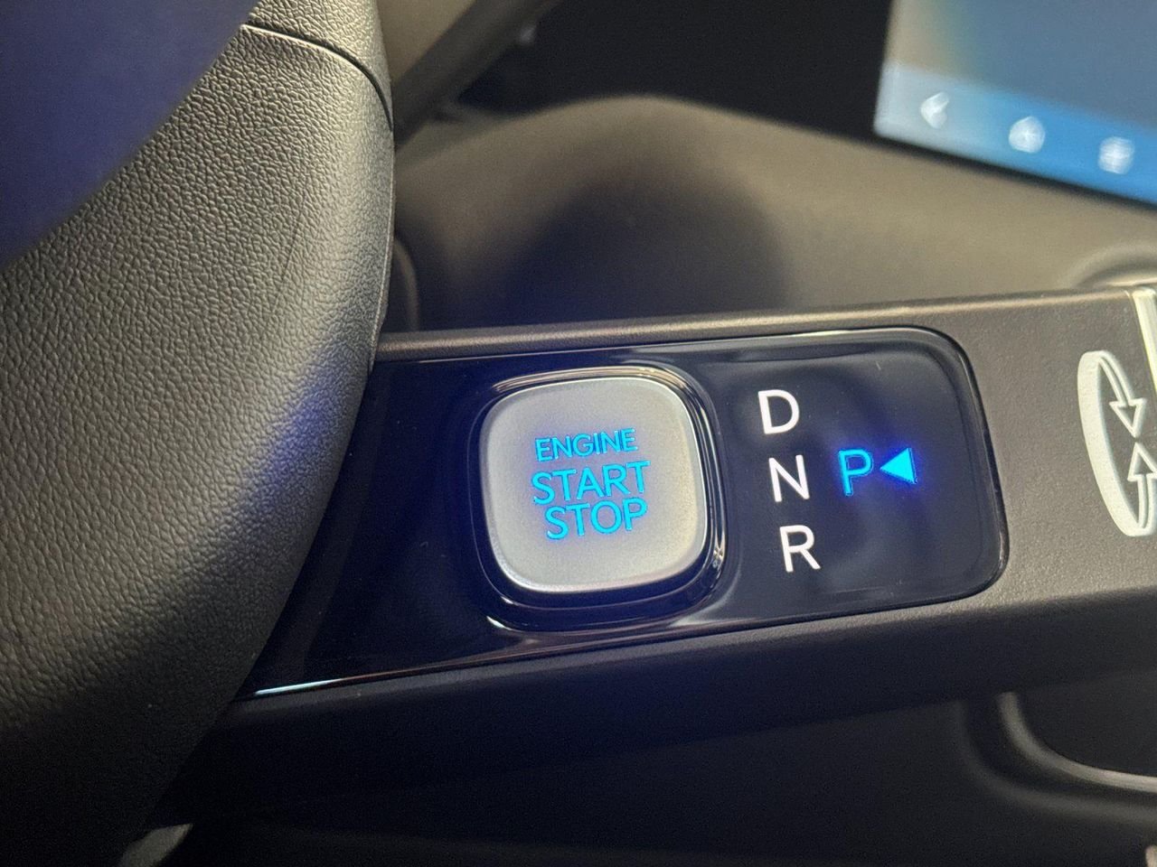 New 2026 White Hyundai Blue SEL 8P image 21