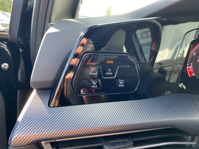 2025 Volkswagen Golf GTI SE - Photo 28
