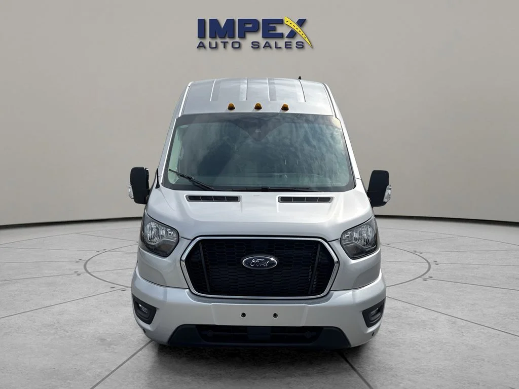 Used 2024 Silver Ford Base image 8