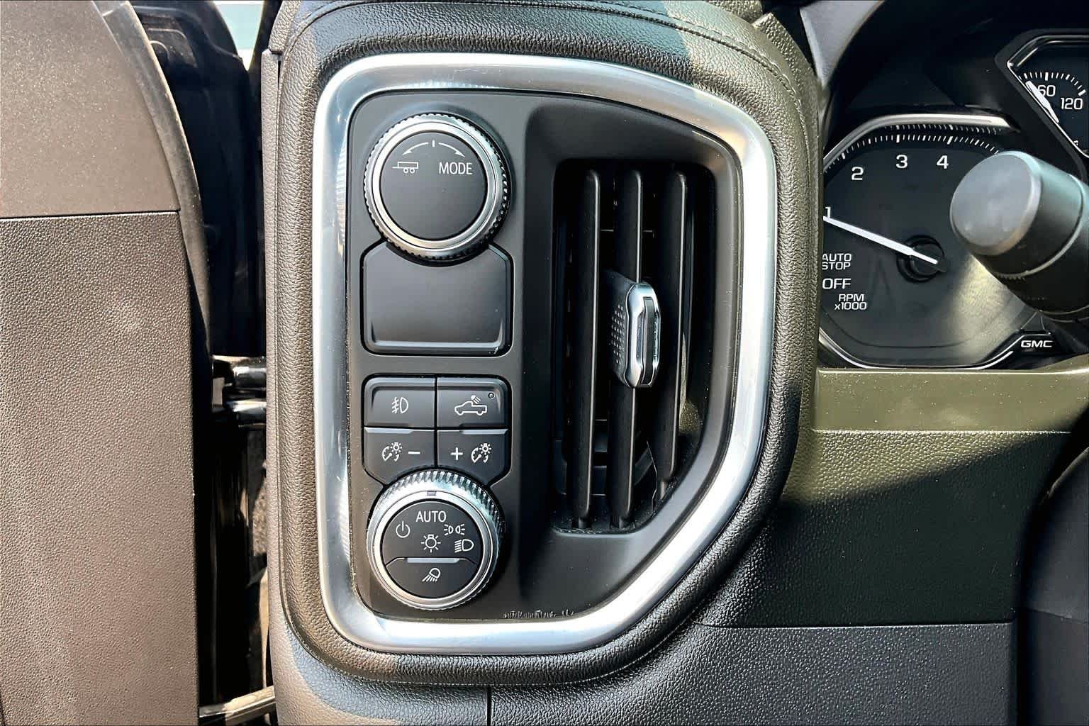 Used 2021 Onyx Black GMC SLT image 34