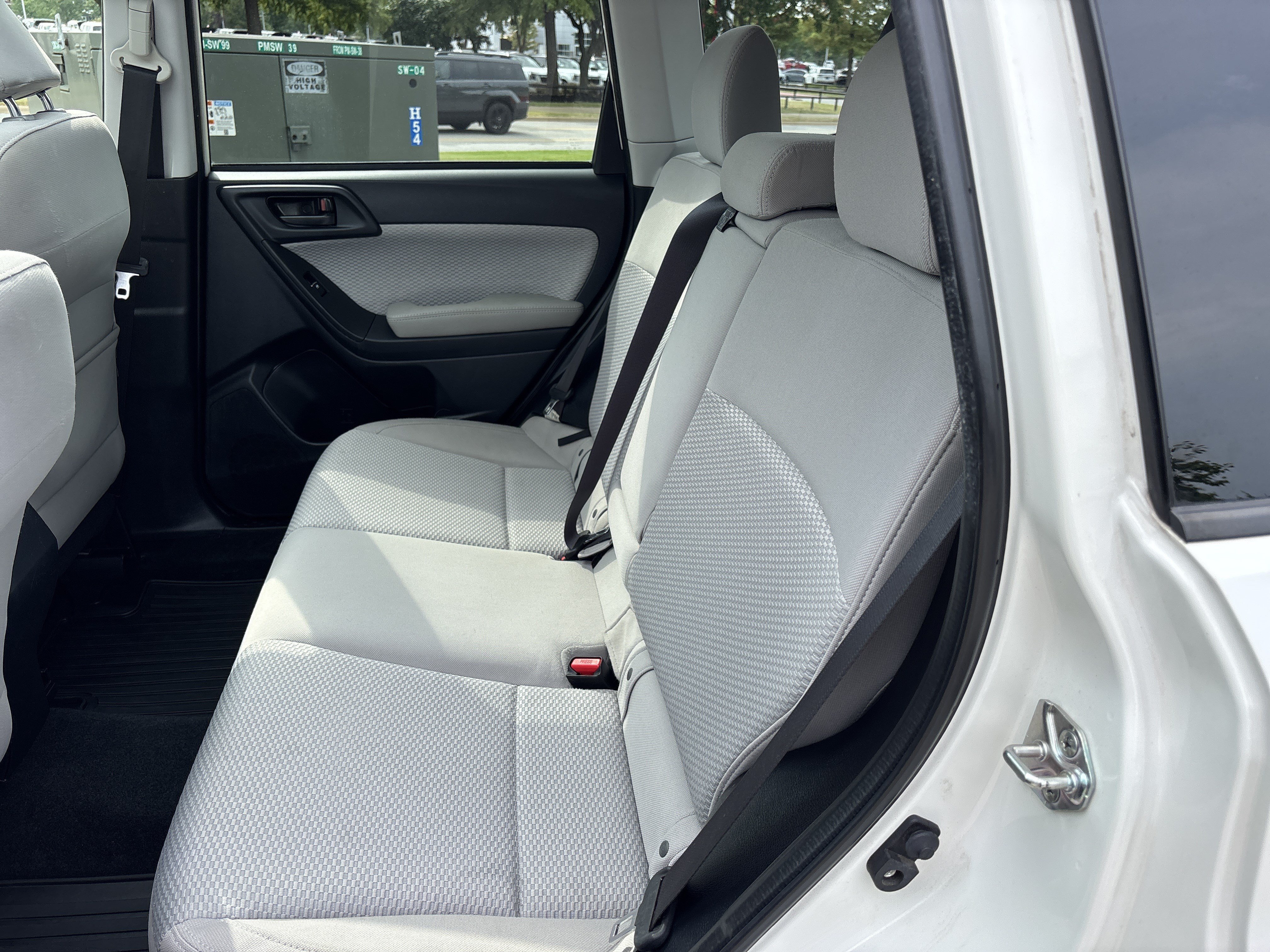 Used 2017 Crystal White Pearl Subaru 2.5i Premium AWD image 15