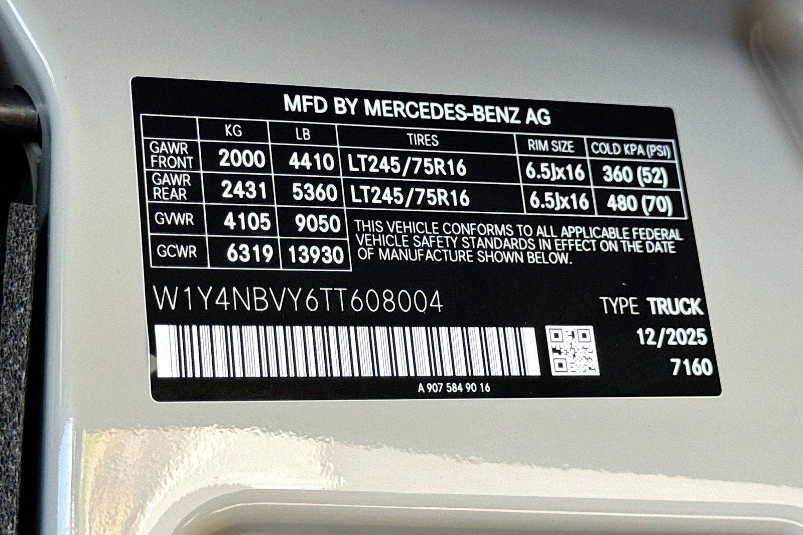New 2026 Stone Grey Mercedes-Benz 2500 High Roof I4 Diesel HO 144 AWD image 26