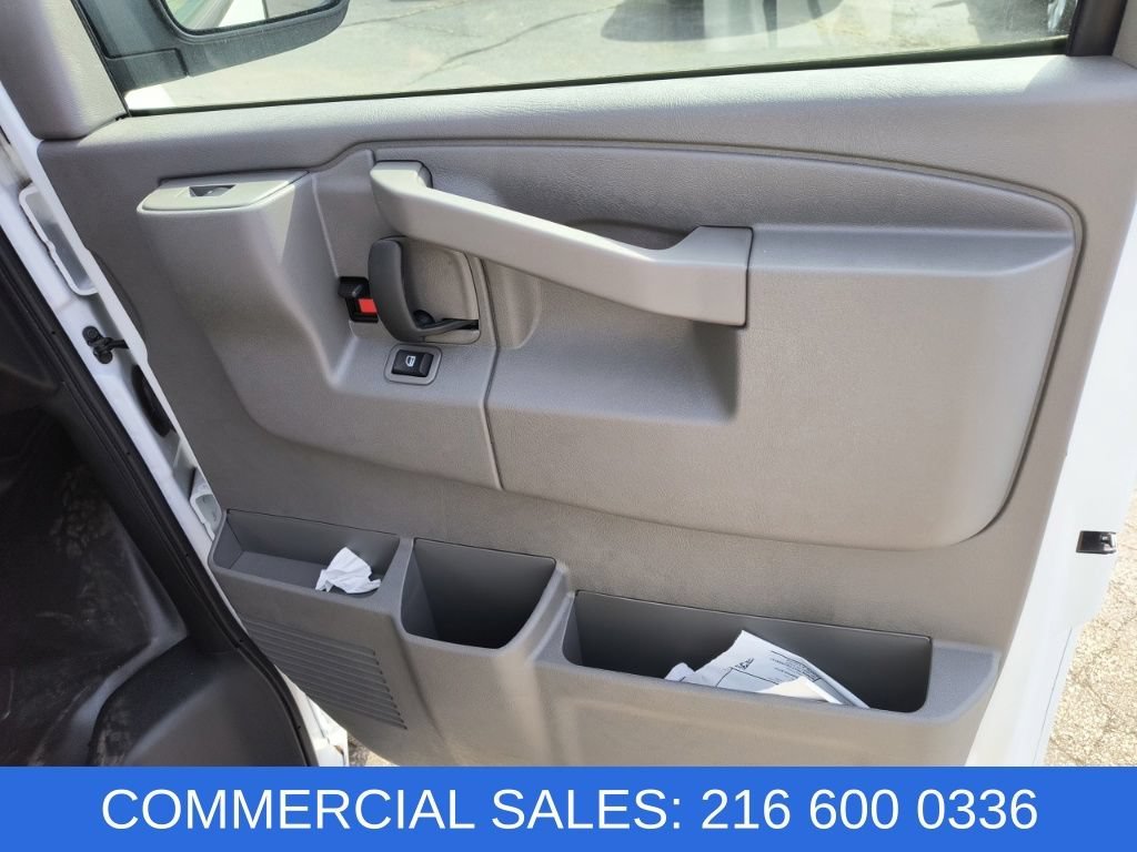2025 Chevrolet Express Cargo Work Van - Photo 18