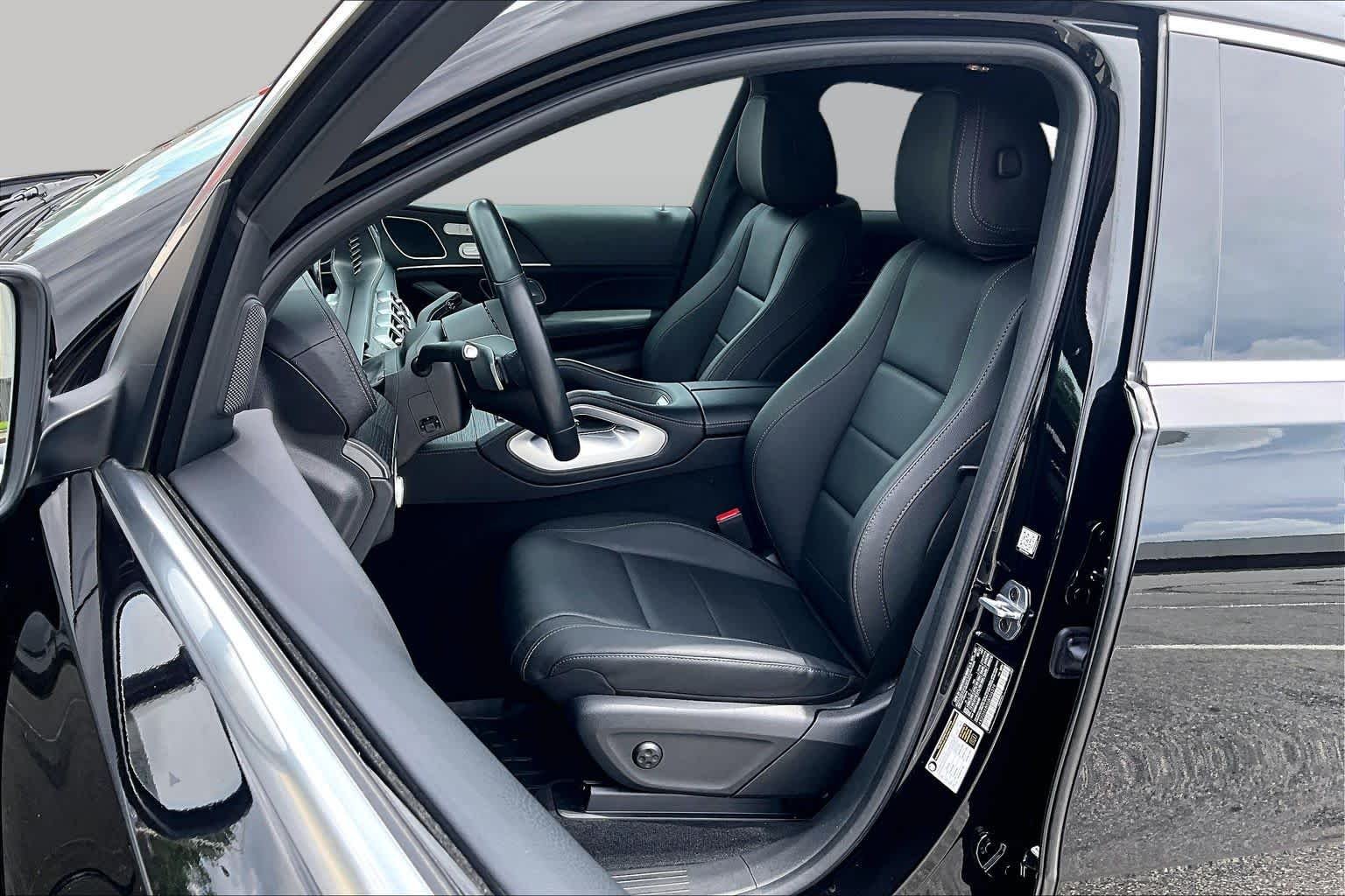 Used 2025 Obsidian Black Metallic Mercedes-Benz GLE 450 image 8