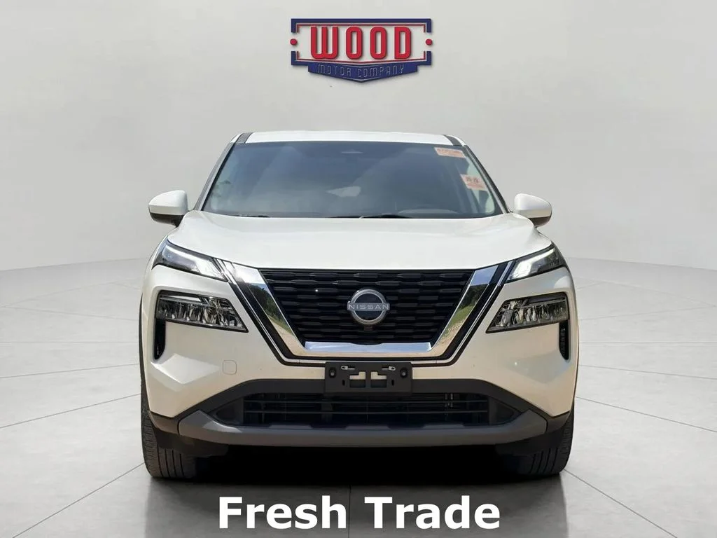 Used 2023 Pearl White Tricoat Nissan SV image 2