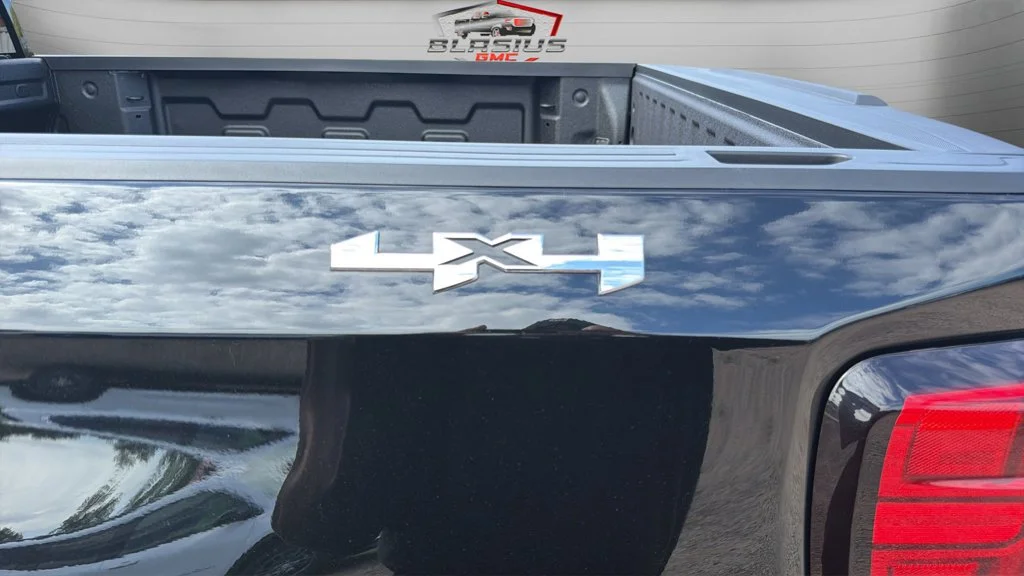 New 2026 Onyx Black GMC Elevation image 29