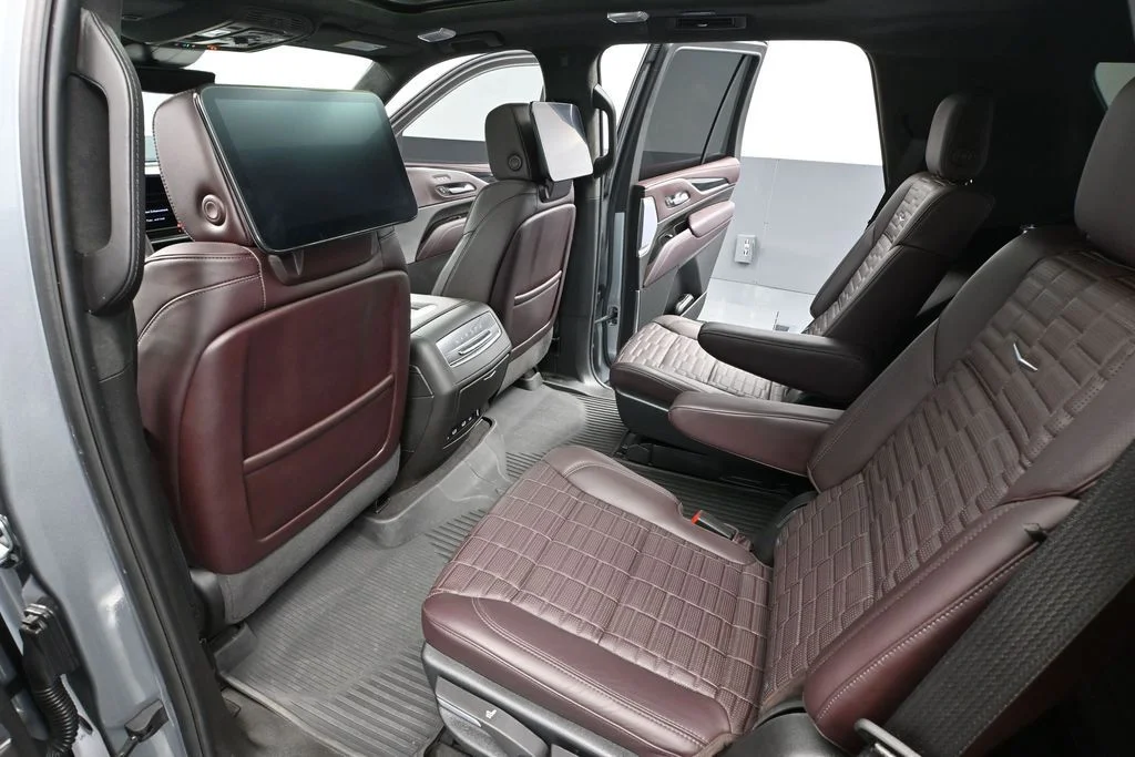 2024 Cadillac Escalade V-Series - Photo 33