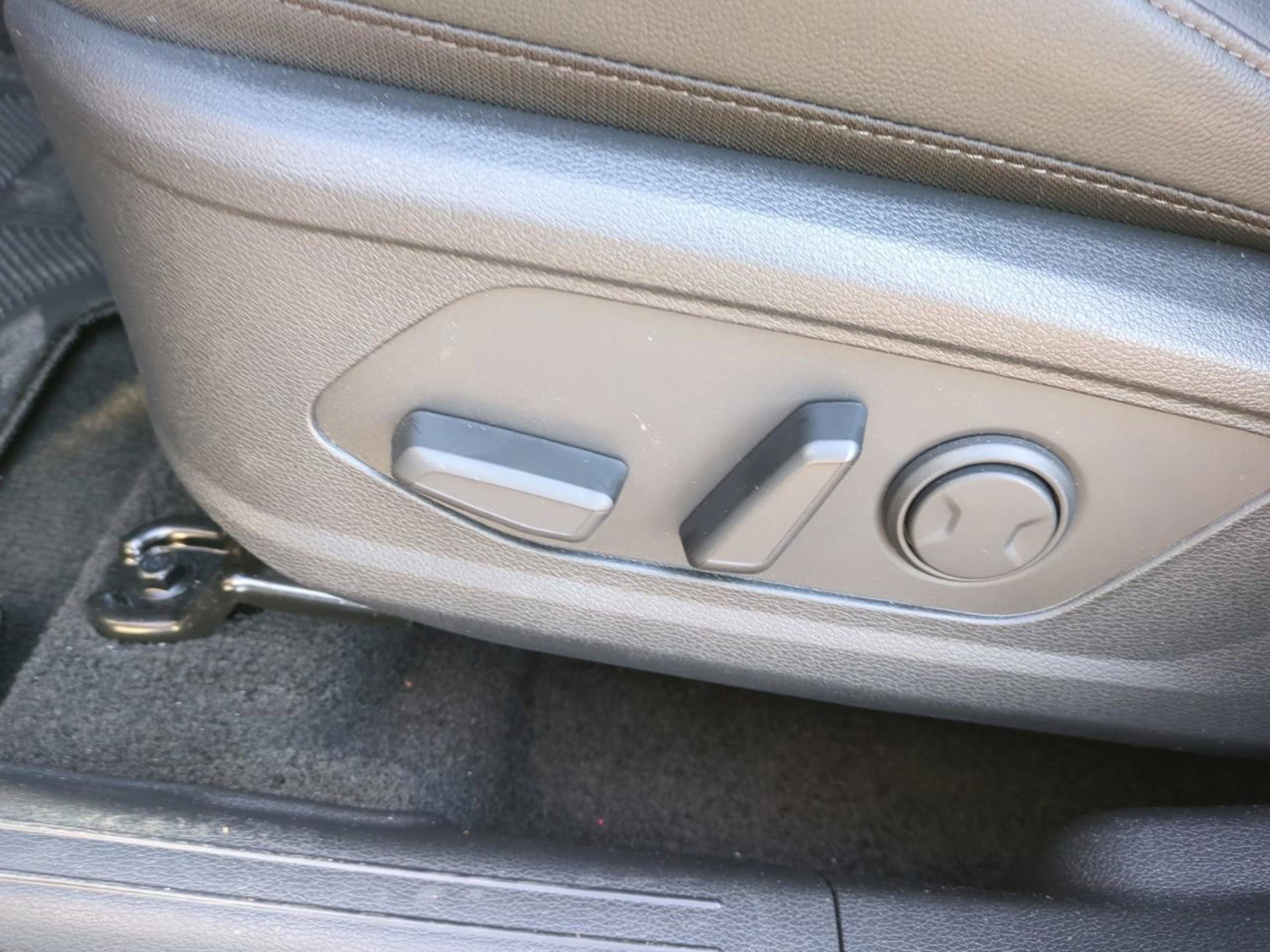 New 2026 Ebony Black Kia EX image 22