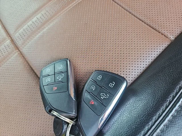 Used 2024 White Chevrolet High Country image 35
