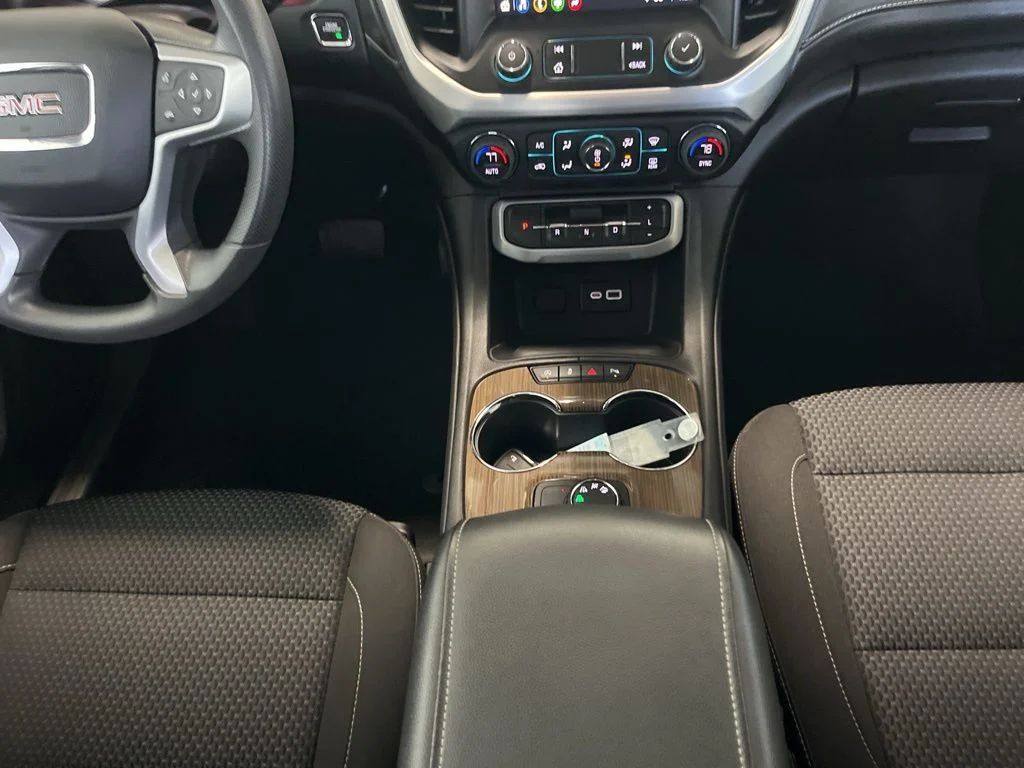 Used 2023 White GMC SLE image 10