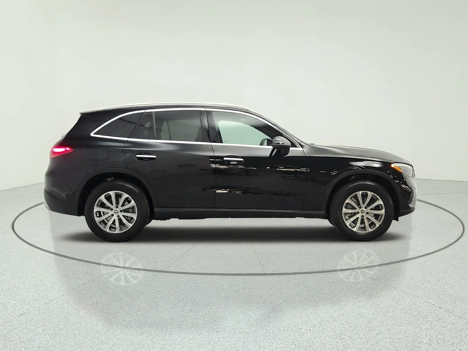 Used 2023 Black Mercedes-Benz GLC 300 SUV image 4