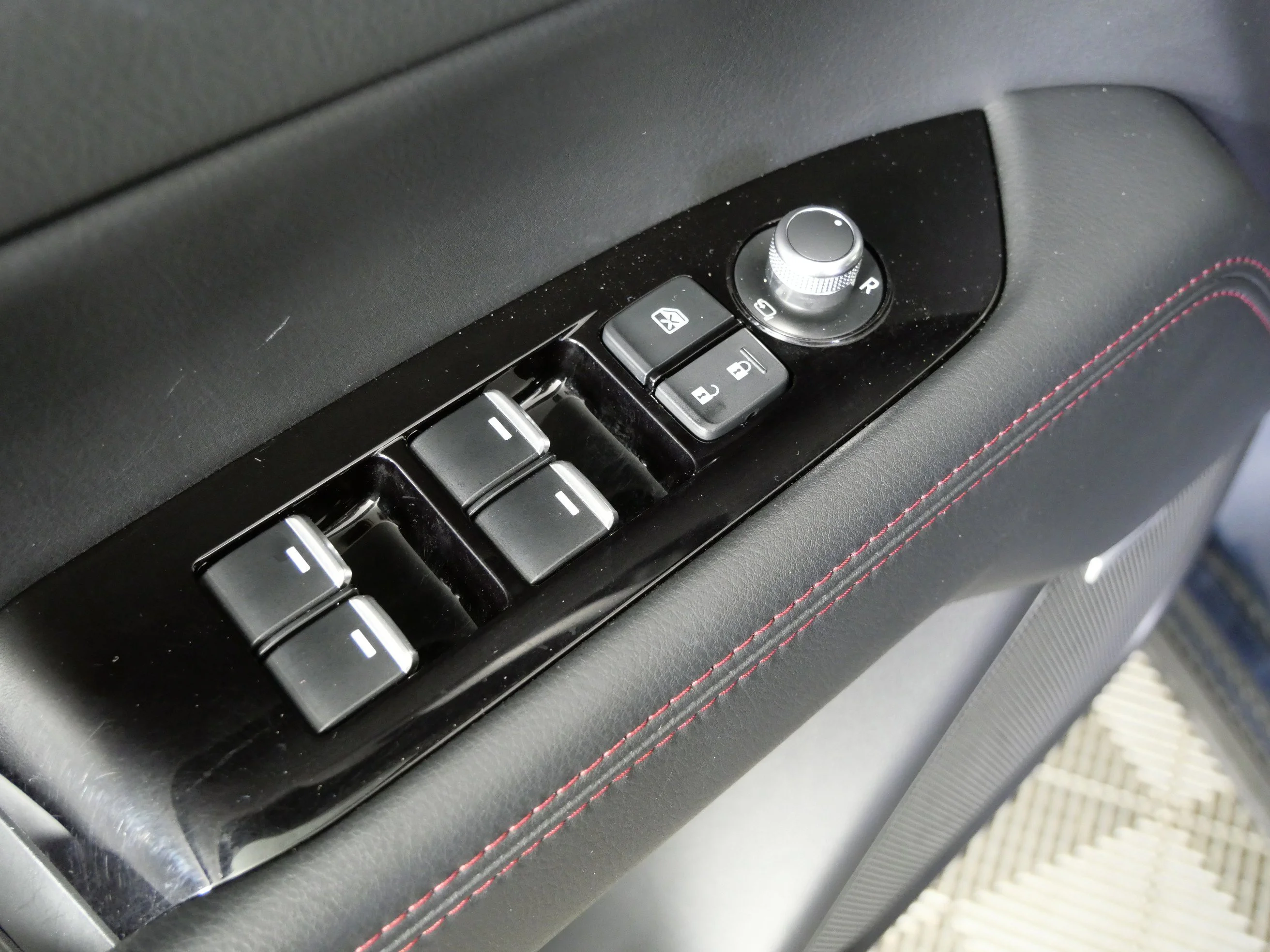 Used 2025 Deep Crystal Blue Mica Mazda 2.5 Turbo Premium Package image 23