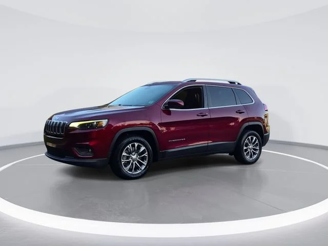 Used 2019 Red Jeep Latitude Plus image 4