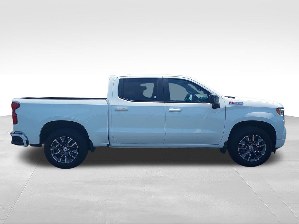 Used 2025 White Chevrolet RST image 6