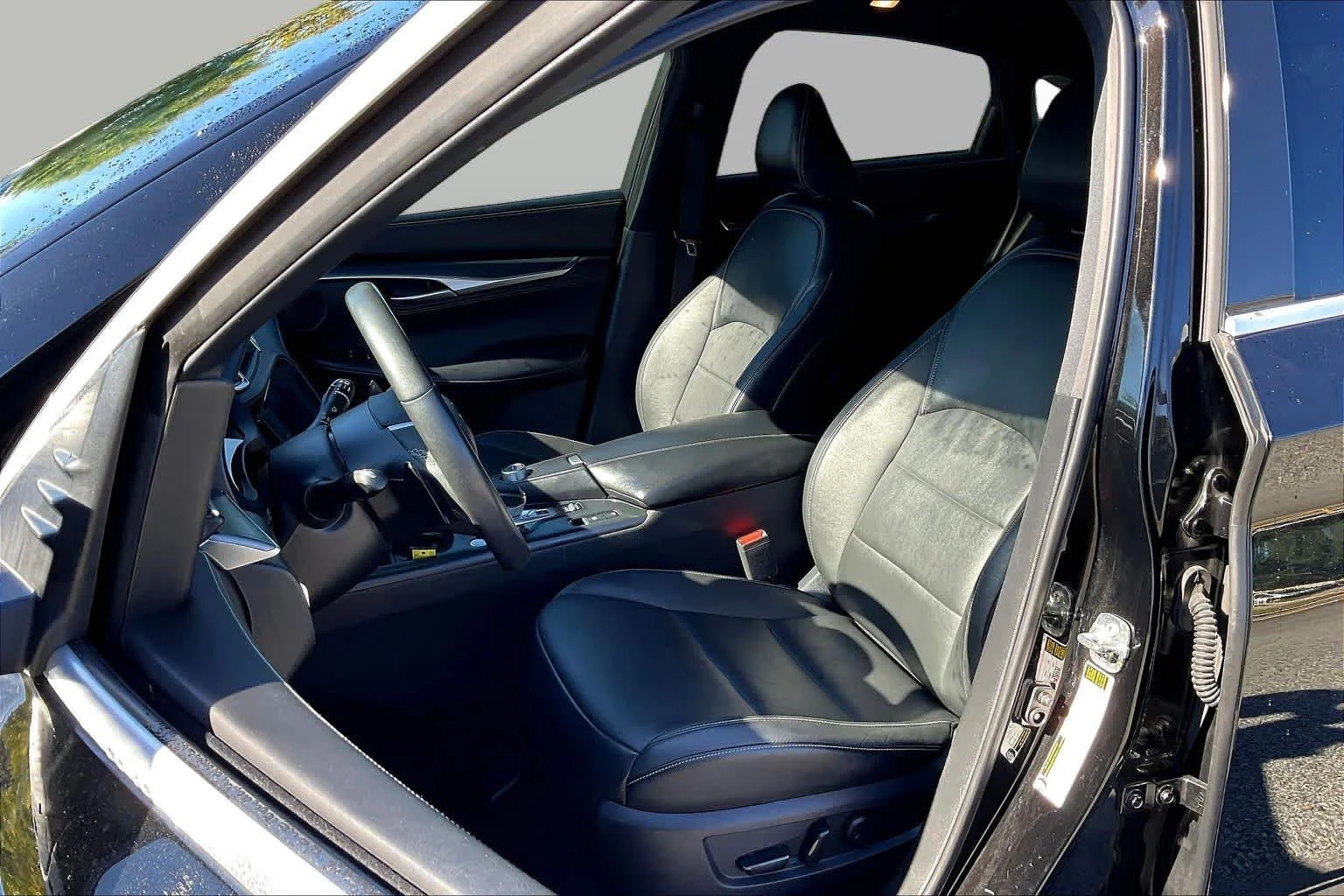 Used 2022 Black Obsidian INFINITI LUXE image 8