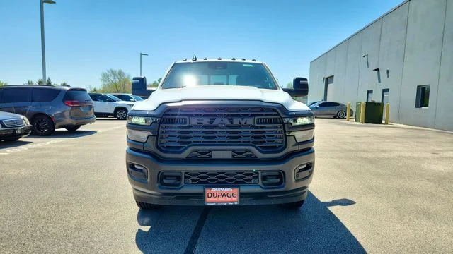 New 2026 Bright White Clear-Coat Exterior Paint RAM Tradesman image 3