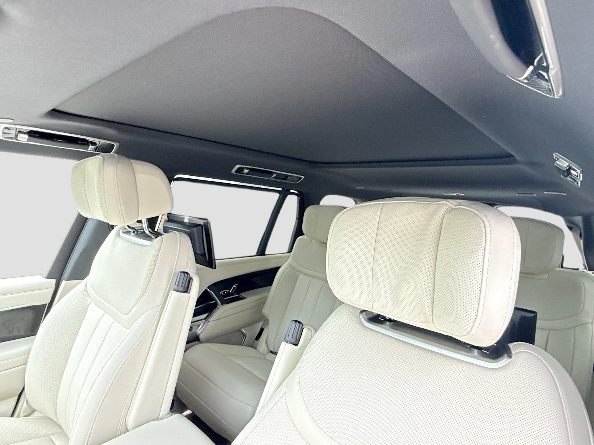 New 2026 Sunset Gold Land Rover Autobiography image 27