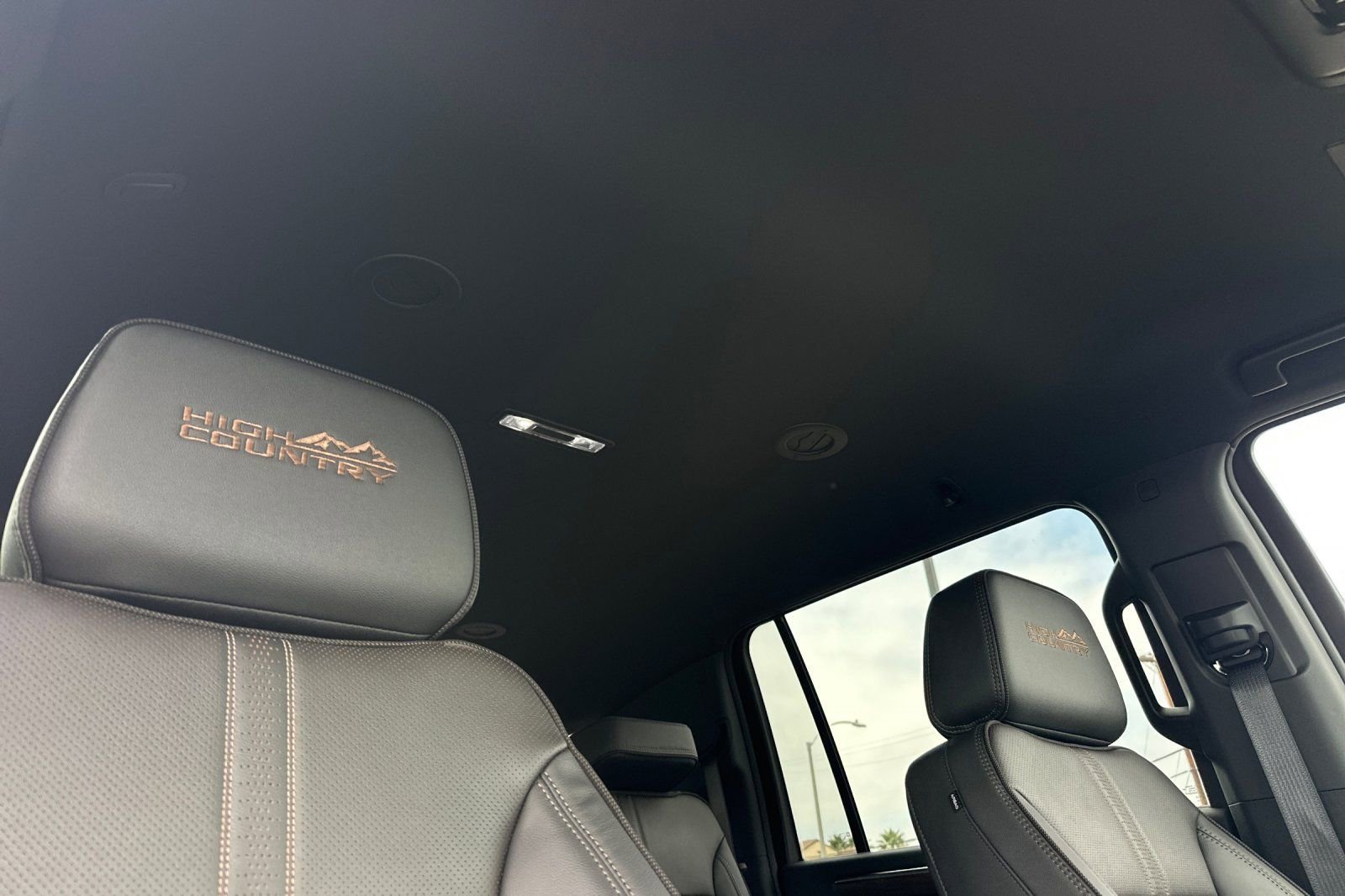 2026 Chevrolet Suburban High Country - Photo 18