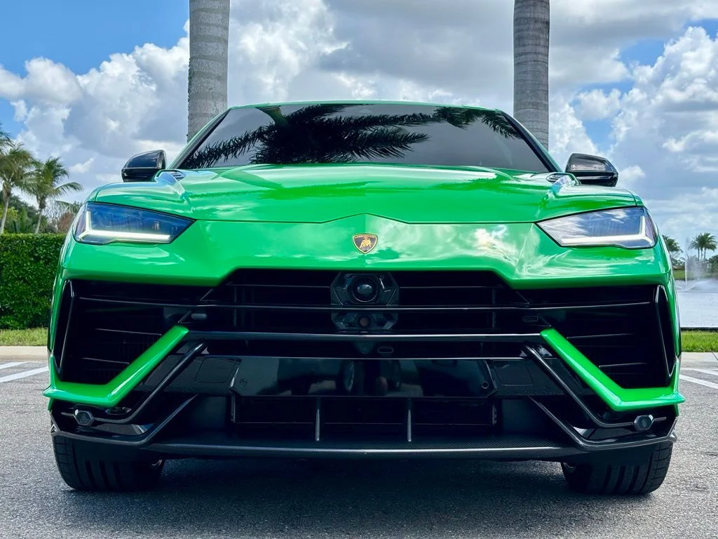 Used 2024 Green Lamborghini Performante image 3