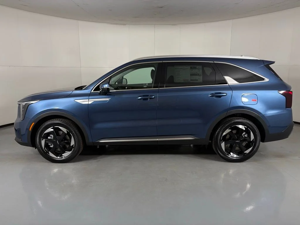 New 2026 Mineral Blue Kia EX image 5