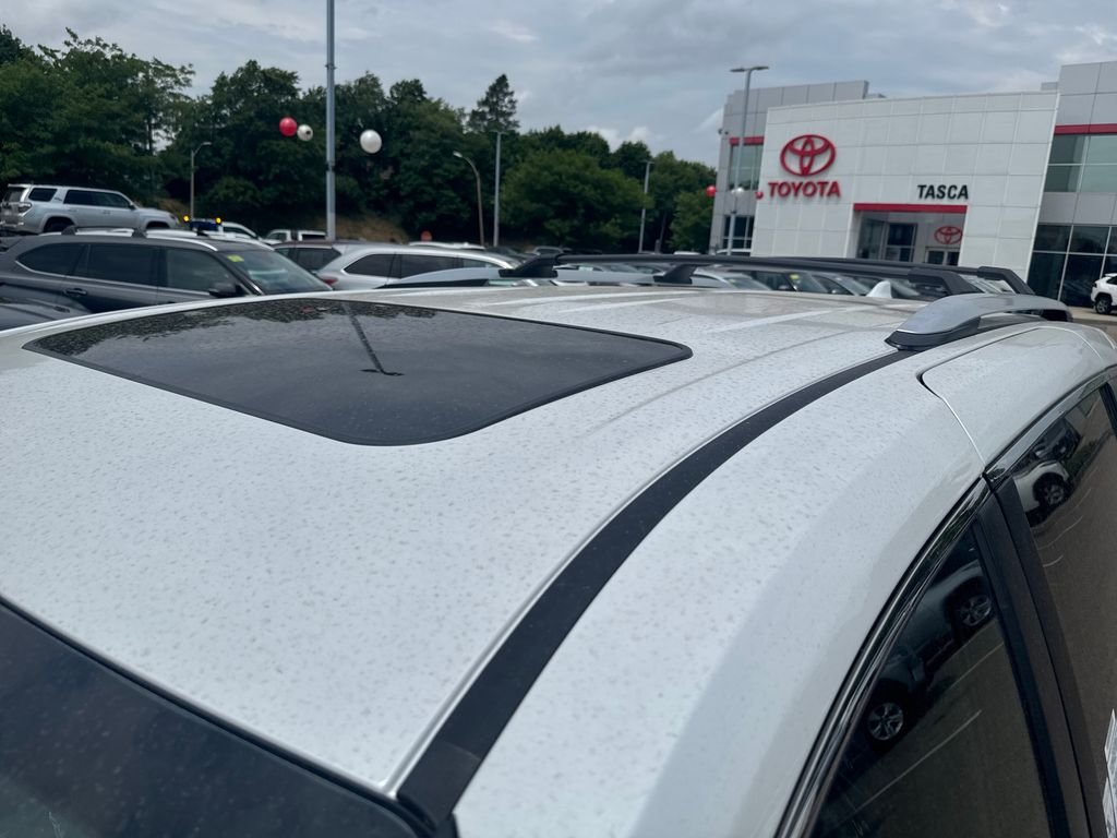 New 2026 Wind Chill Pearl Toyota Platinum image 65