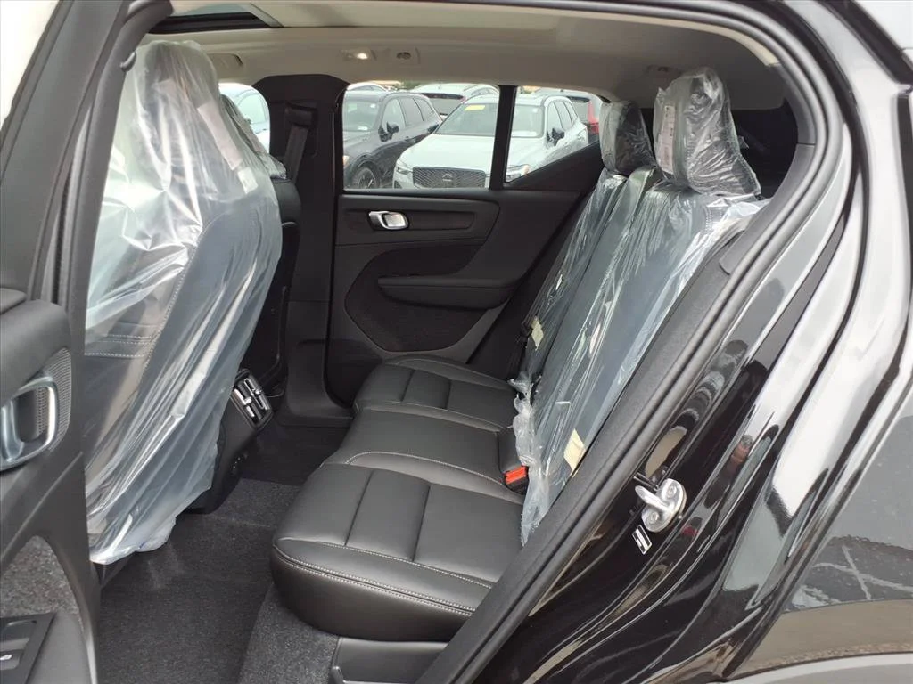 New 2026 Onyx Black Volvo Plus image 12