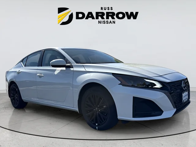 New 2026 Pearl White TriCoat Nissan 2.5 SV image 7
