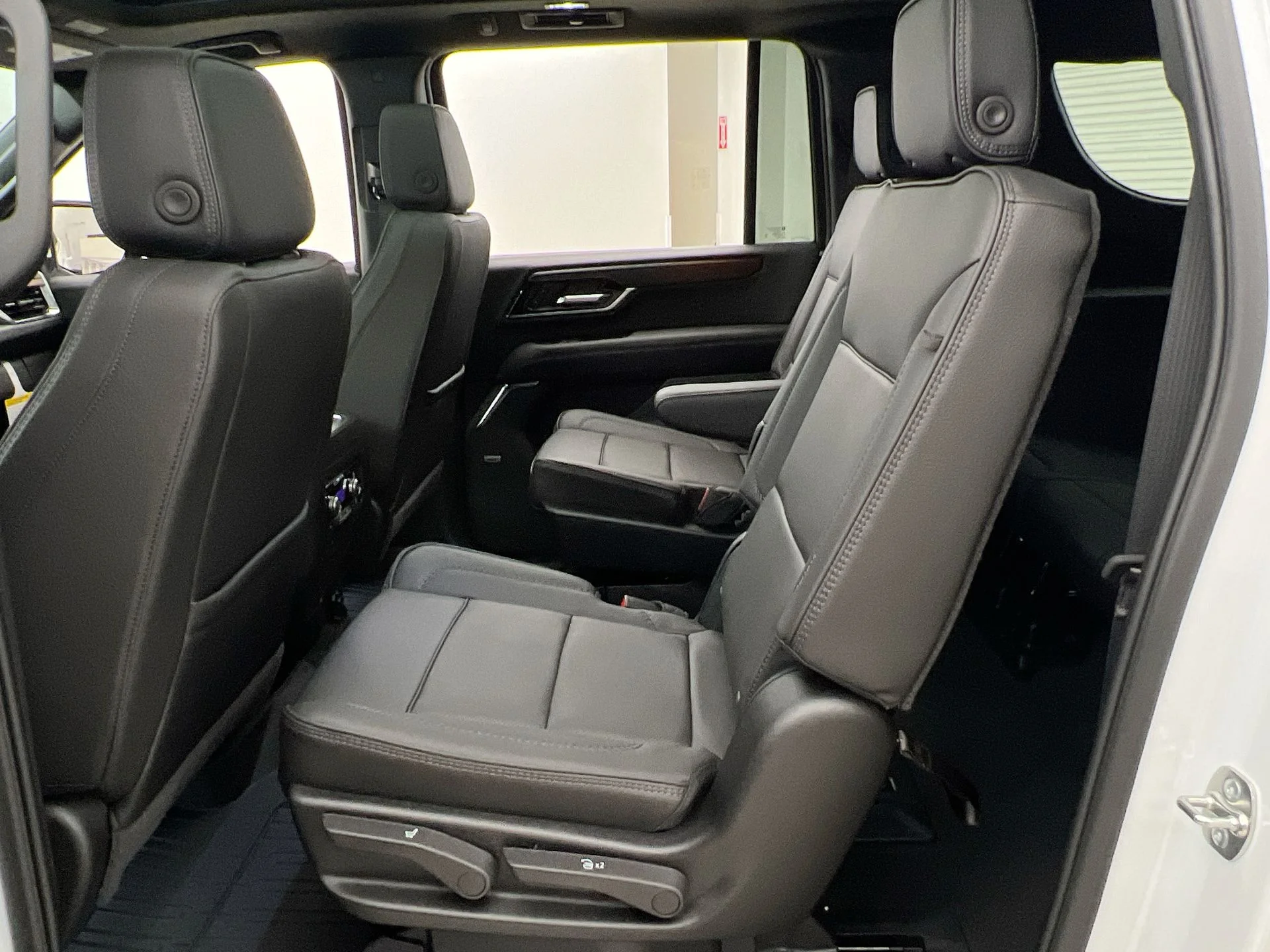 2026 GMC Yukon XL Denali - Photo 78