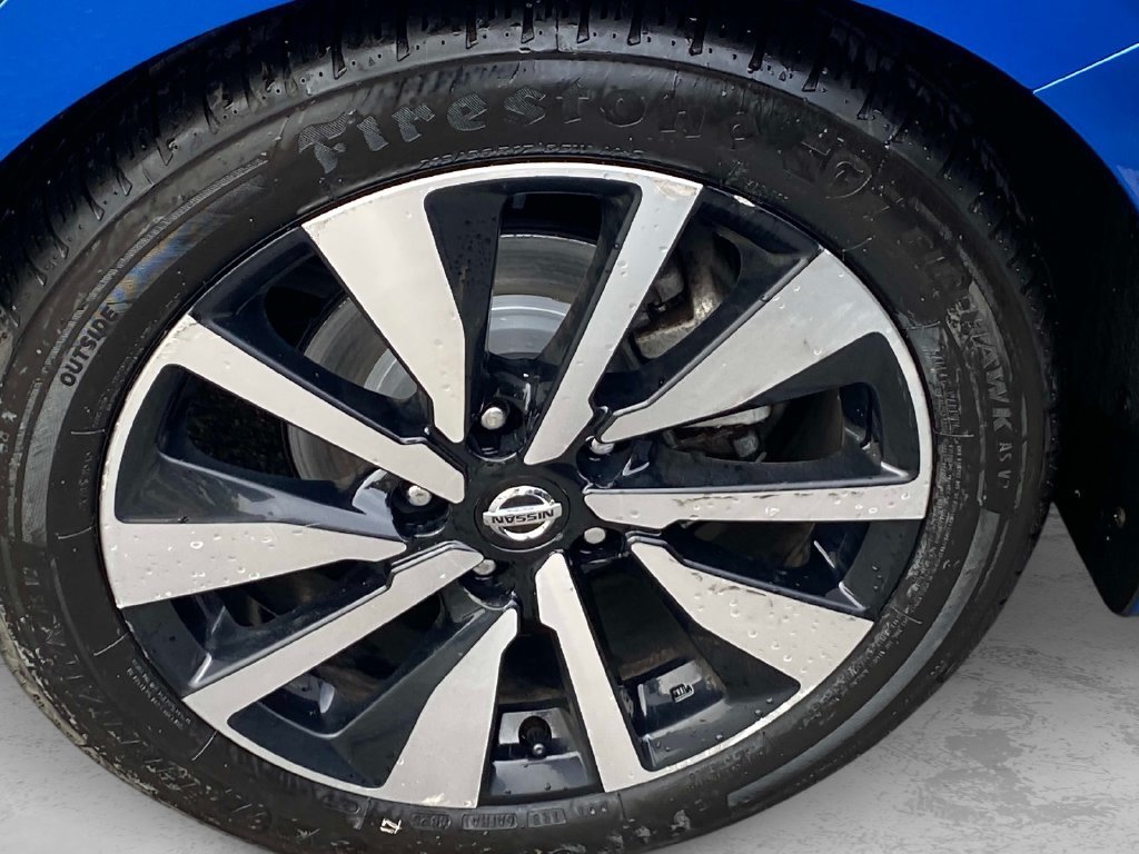 Used 2021 Blue Nissan SV image 31