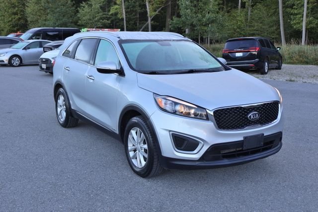 Used 2018 Silver Kia LX image 8
