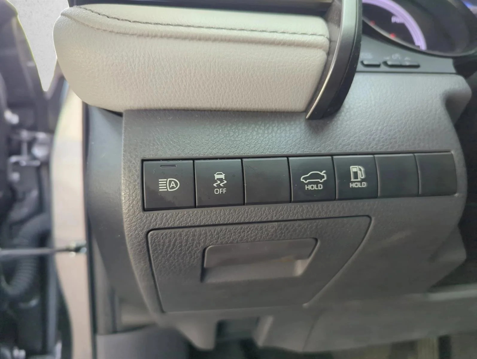Used 2022 Predawn Gray Mica Toyota Hybrid SE image 11