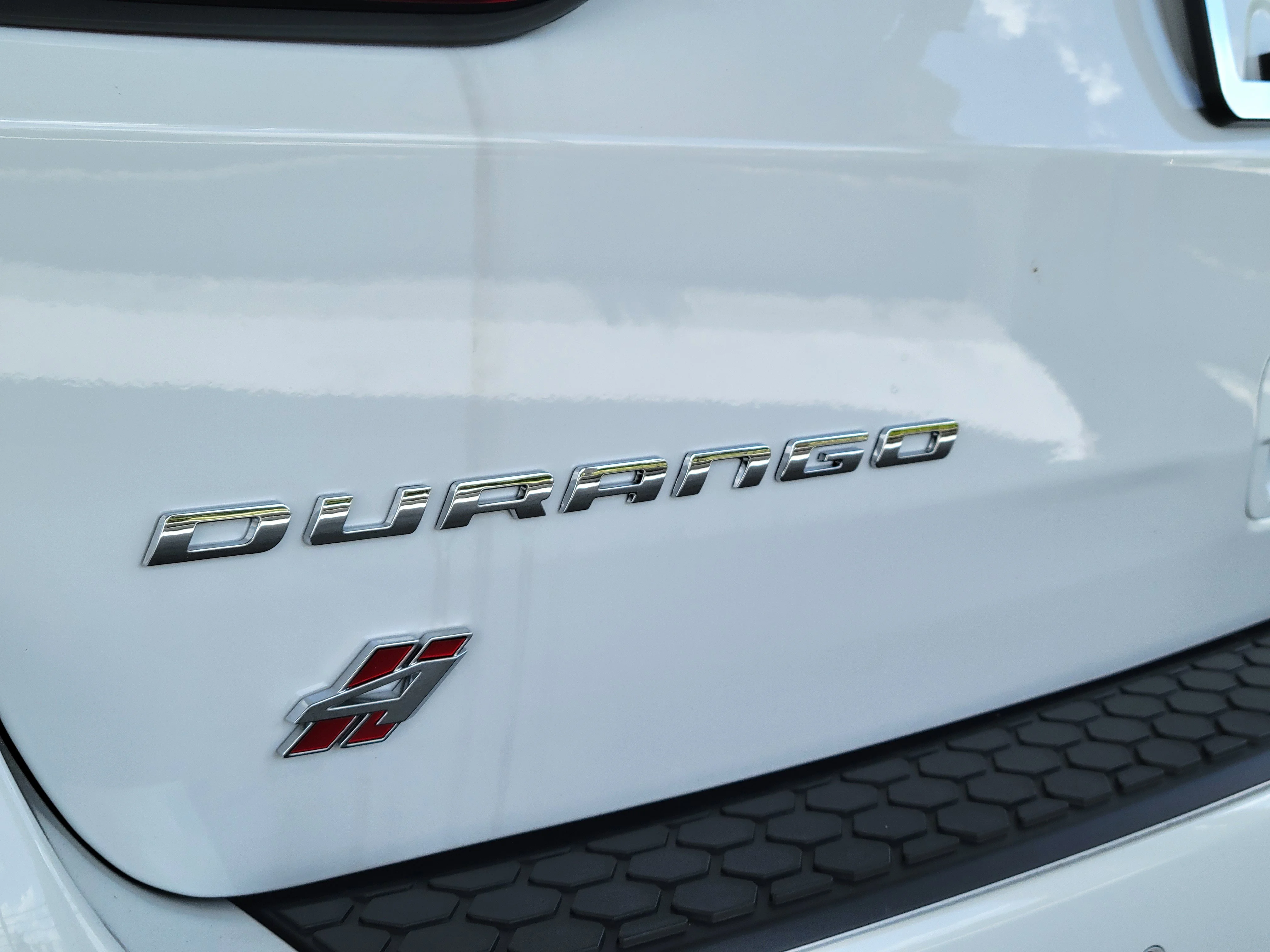 New 2026 White Knuckle Clear-Coat Exterior Paint Dodge GT HEMI V8 image 5