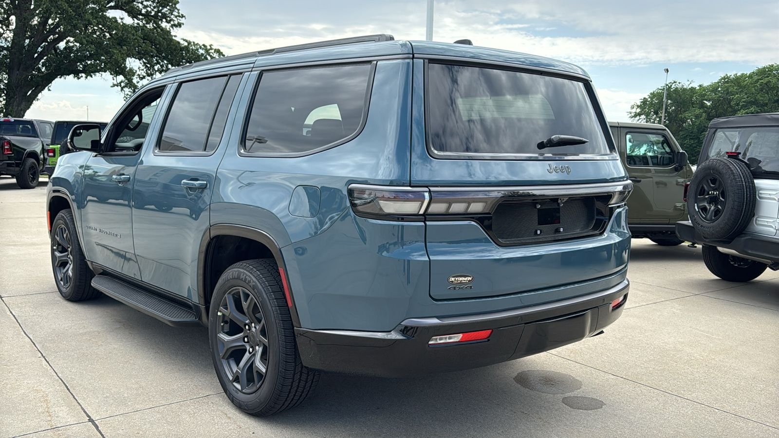 New 2026 Steel Blue Exterior Paint Jeep Limited Altitude image 9