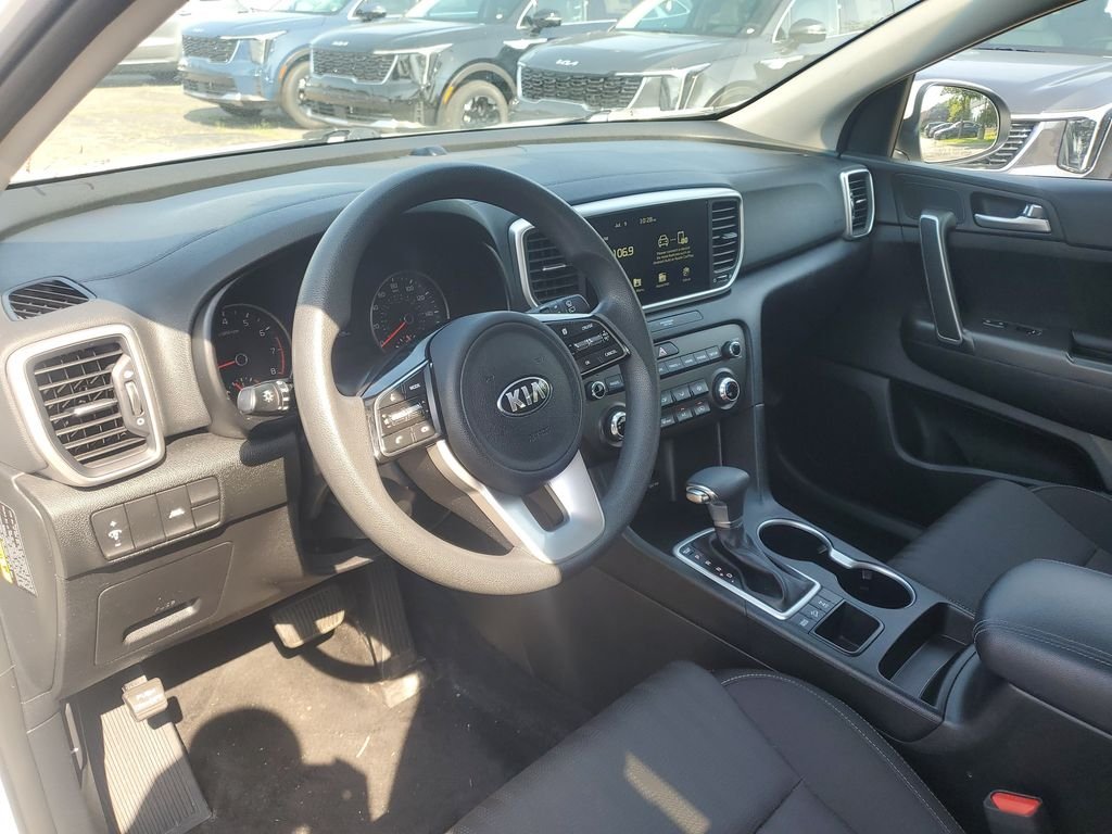 Used 2022 Snow White Pearl Kia LX image 8