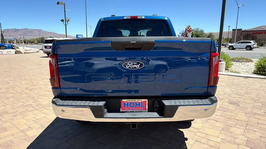 Used 2025 Blue Metallic Ford XLT image 4