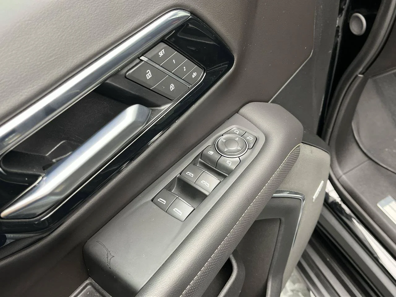 Certified Used 2025 Black Chevrolet Premier image 9