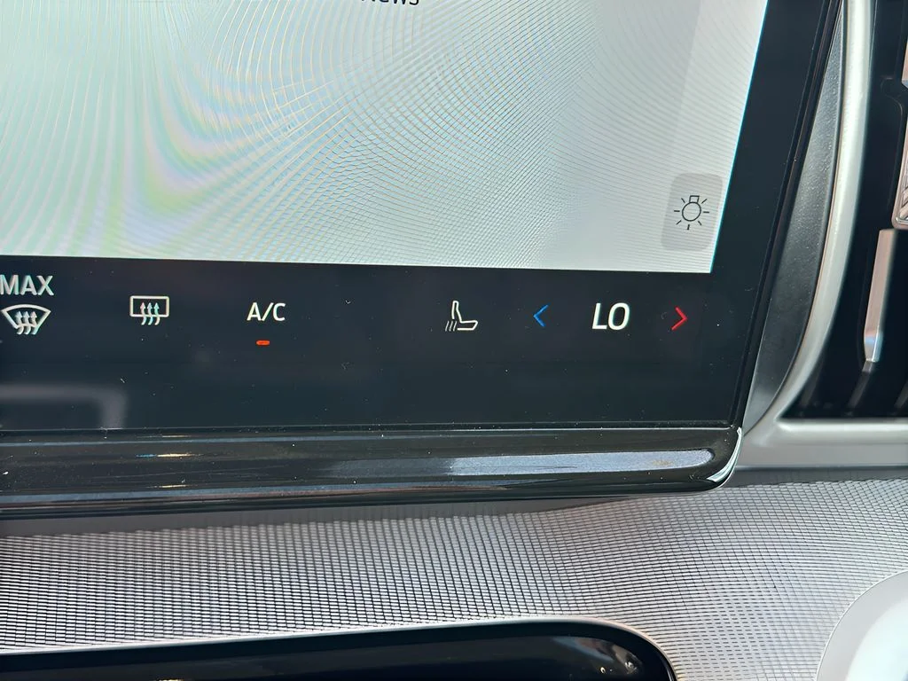 Used 2025 White Ford Active image 30