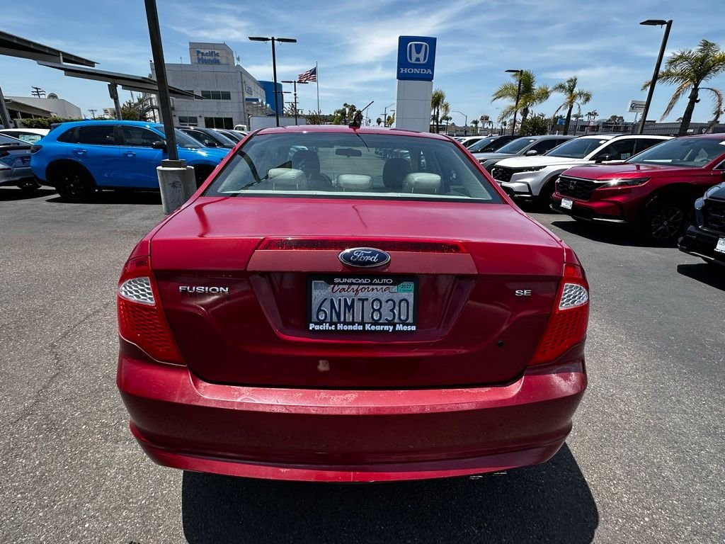 Used 2010 Red Ford SE image 6