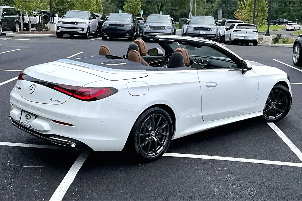 Used 2024  Mercedes-Benz CLE 300 image 2
