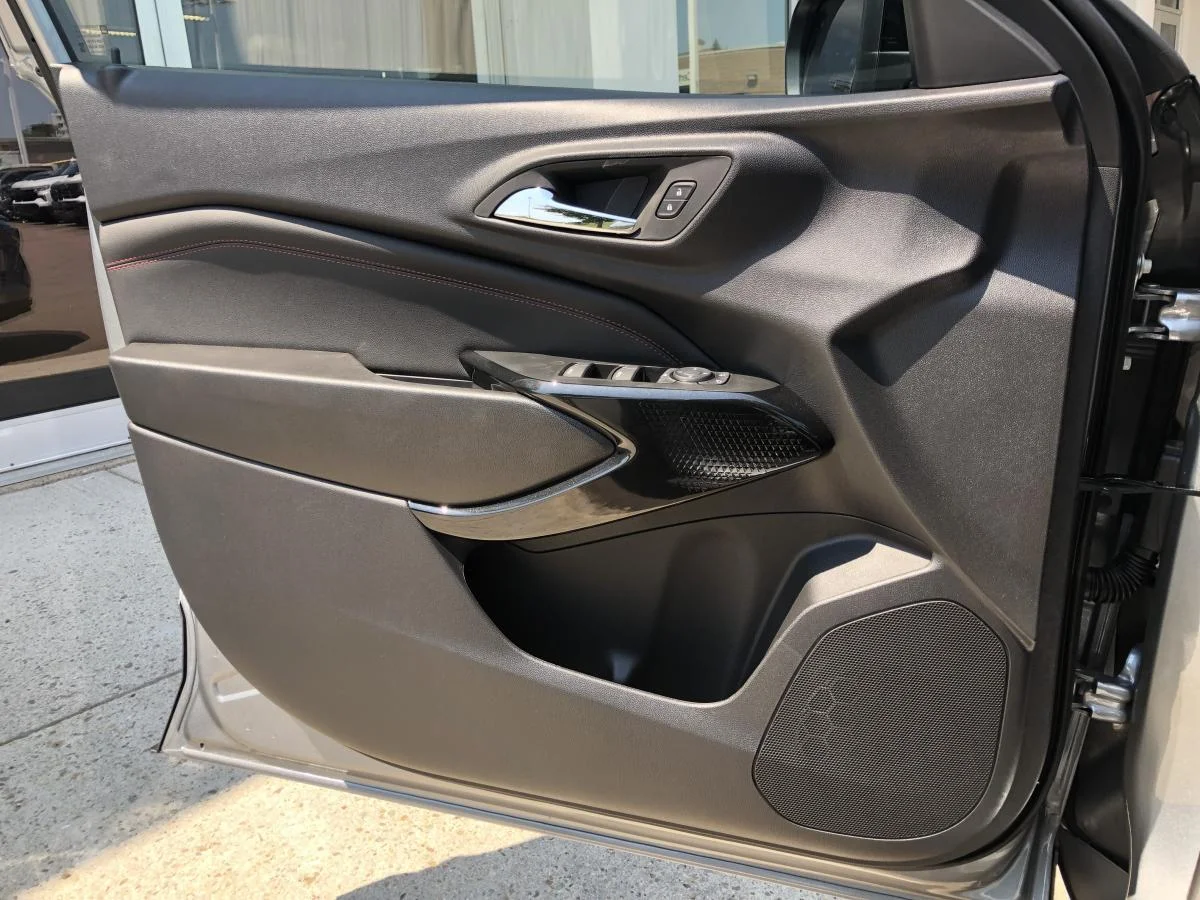 New 2026 Grey Chevrolet Fwd 4dr 2rs image 18