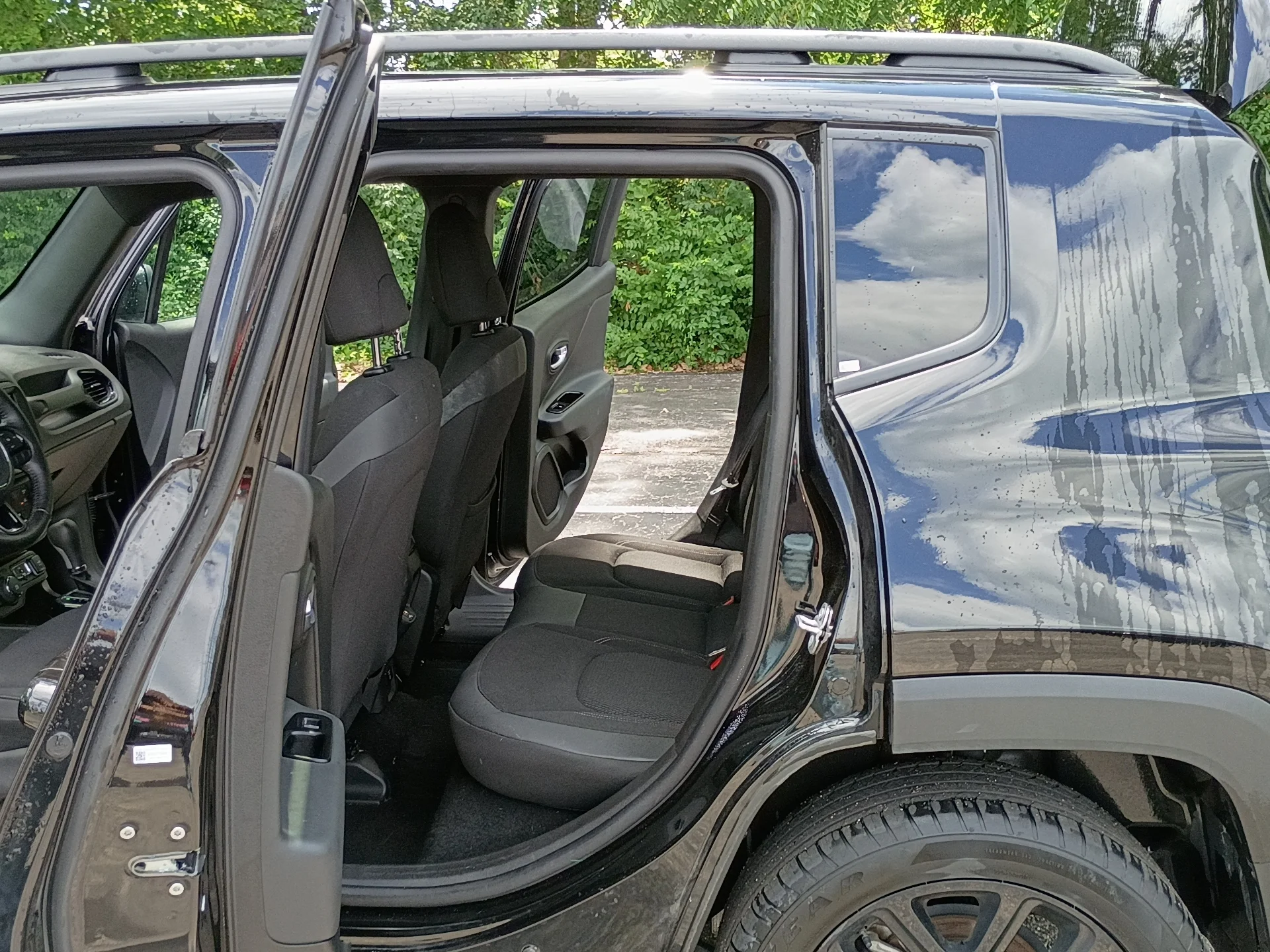 Used 2022 Black Clear Coat Jeep Altitude image 12