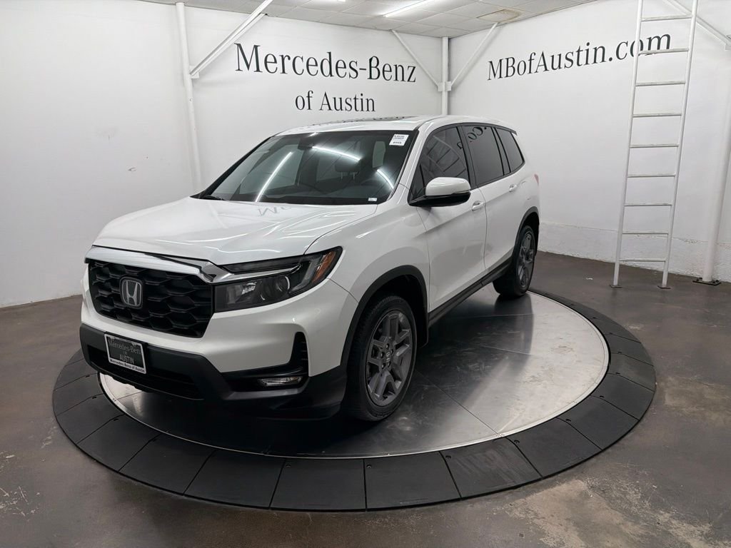Used 2023 White Honda EX-L image 3