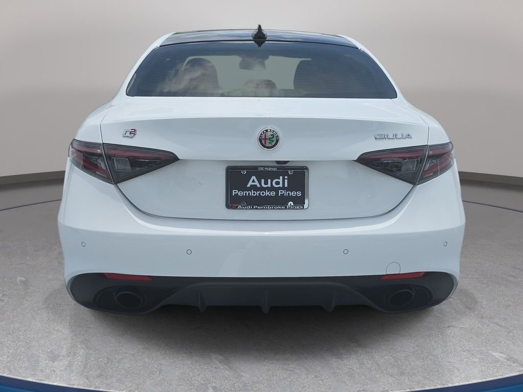 Used 2024 White Alfa Romeo Veloce image 9