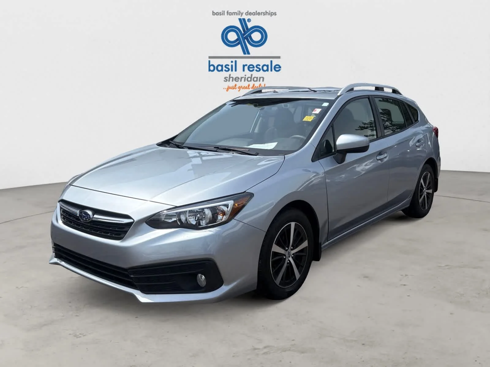 Used 2023 Ice Silver Metallic Subaru Premium image 2