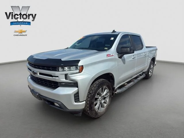 Used 2021  Chevrolet RST image 3