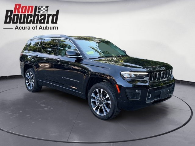 Used 2021 Diamond Black Crystal Pearlcoat Jeep Overland image 1