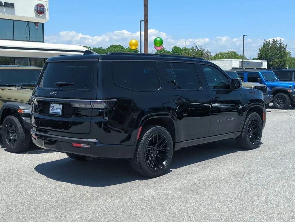 New 2026 High Gloss Black Exterior Paint Jeep Limited Reserve image 7