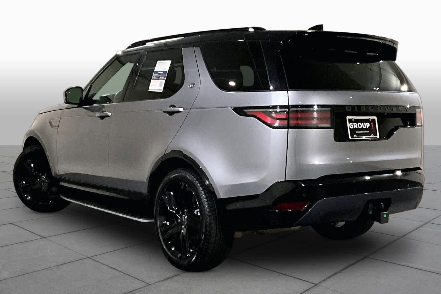Used 2025 Eiger Grey Metallic Land Rover Dynamic SE image 22